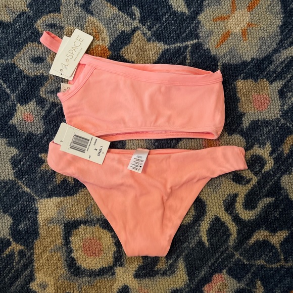 LSpace Bikini Set - Picture 3 of 3